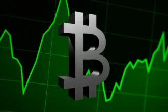 Bitcoin Price Set for $150K High? Analyst Sees 2017 Repeat