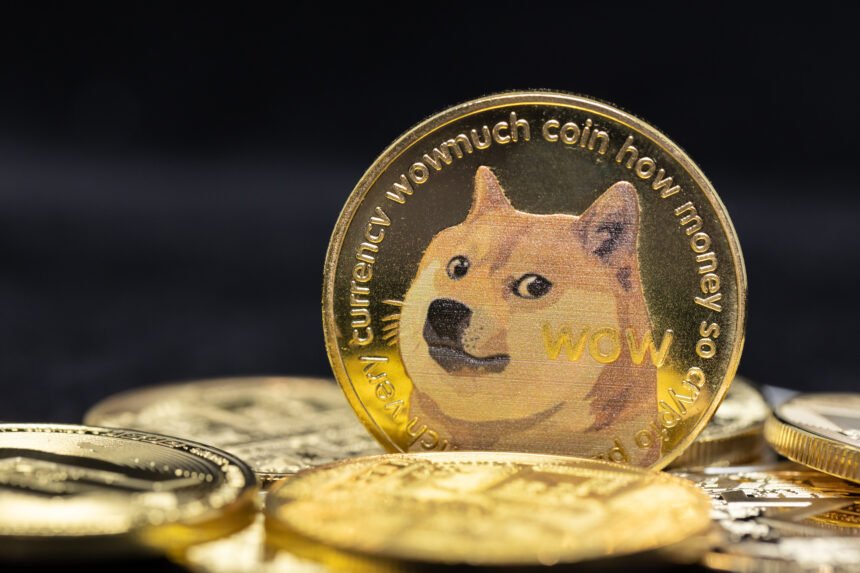 Crypto whales kopen 470 mln DOGE tokens, koers reageert – kan Dogecoin 1 euro worden?